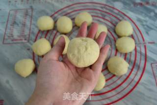 【炼奶椰蓉小面包】奶香浓郁的南洋风味小餐包的做法步骤：11