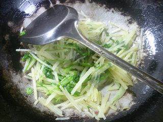香菜炒土豆的做法步骤：10