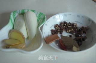 美容佳品---肉皮冻的做法步骤：1