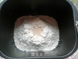 普通面粉做牛奶蜂蜜餐包的做法步骤：1