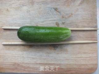 新手清爽快手菜-蓑衣黄瓜的做法步骤：1
