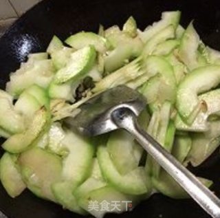 素炒节瓜（毛瓜）---夏季小菜的做法步骤：4