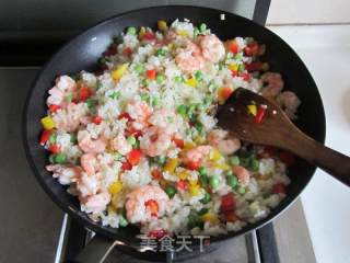 彩椒虾仁炒饭的做法步骤：11