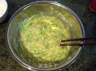 西葫芦鸡蛋饼的做法步骤：7