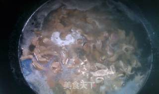 酸藕带炒鸡胗的做法步骤：5