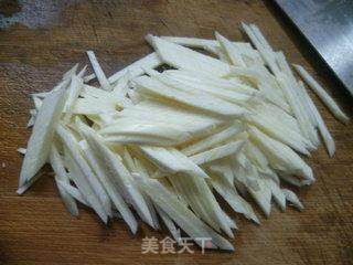 韭菜花茭白炒鸡蛋的做法步骤：3