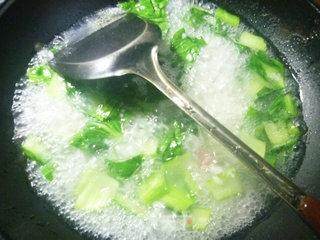 脆皮肠青菜泡饭的做法步骤：5