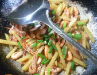 酱香河虾土豆条的做法步骤：10