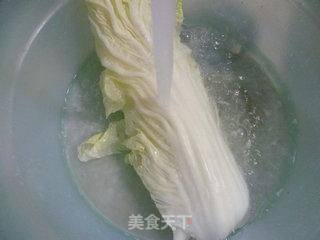 白菜炒鸭蛋的做法步骤：2