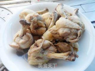 红烧鸡小肘的做法步骤：2