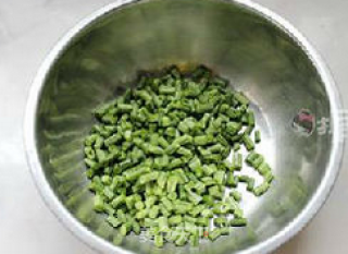 这样吃菜很有味——豇豆麦饭的做法步骤：3