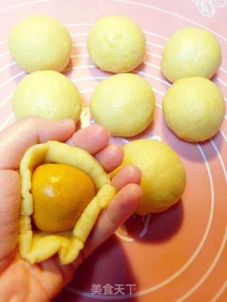 苏式月饼——玉兔抱金月的做法步骤：3