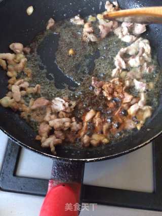 一个人得鸡蛋豆角肉丝面的做法步骤：3