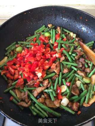 一个人得鸡蛋豆角肉丝面的做法步骤：4