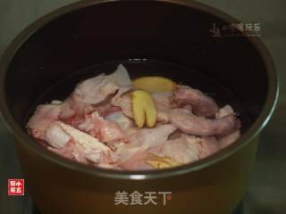 香菇焖鸡：将食材的美味发挥得淋漓尽致的做法步骤：3