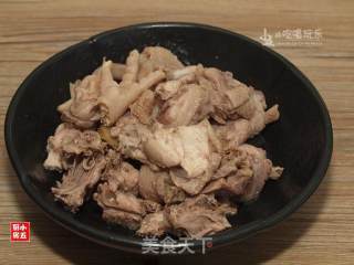 香菇焖鸡：将食材的美味发挥得淋漓尽致的做法步骤：6