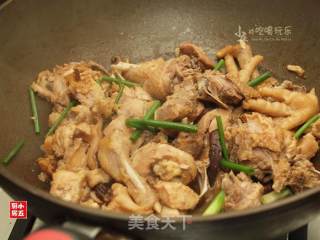 香菇焖鸡：将食材的美味发挥得淋漓尽致的做法步骤：14