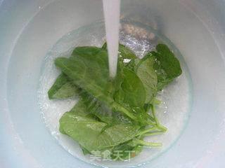 木耳菜鸡蛋粉丝汤的做法步骤：2