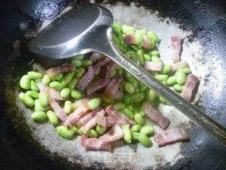 咸五花肉毛豆炒白菜的做法步骤：4