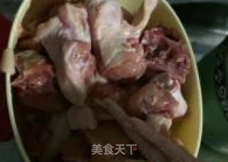 青椒炒鸡肉---简单又好吃的家常菜的做法步骤：2