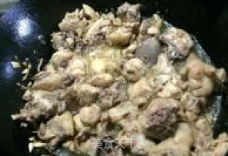 青椒炒鸡肉---简单又好吃的家常菜的做法步骤：4