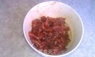 芹菜香干炒肉丝的做法步骤：2