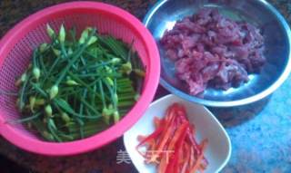 韭苔炒牛肉的做法步骤：2