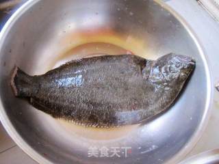 酱焖鸦片鱼的做法步骤：1