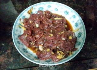 西兰花炒牛肉的做法步骤：1