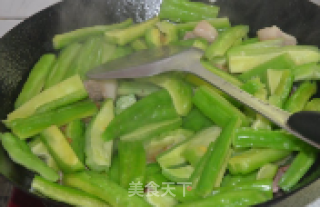 凉瓜猪肉煲的做法步骤：3