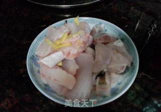 咸菜炒海鳗的做法步骤：2