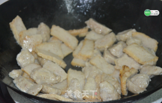鱼饼拼肉丸的做法步骤：2