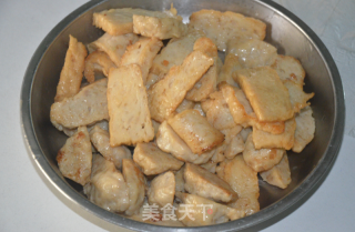 鱼饼拼肉丸的做法步骤：4