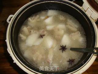 牛腩萝卜汤----清甜营养的滋味的做法步骤：1