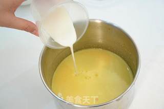 怎么做蛋糕（用烤箱做戚风蛋糕）的做法步骤：3