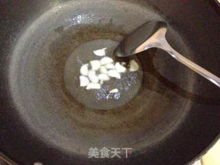 【秋葵炒虾球】的做法步骤：3
