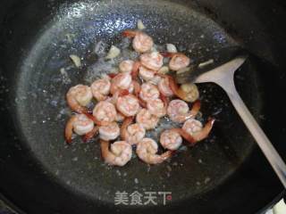 【秋葵炒虾球】的做法步骤：5