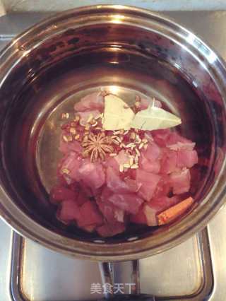 土豆烧牛肉的做法步骤：3
