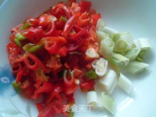 毛豆肉末炒辣椒的做法步骤：3