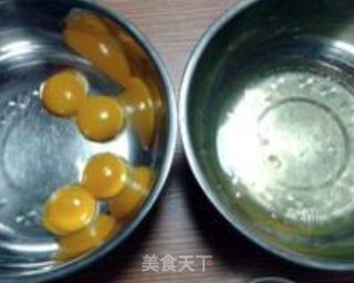 香橙戚风蛋糕的做法步骤：1