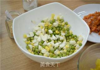 菠萝什锦炒饭的做法步骤：2
