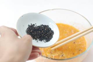 奶香三文鱼南瓜小饼----适合宝贝们吃的营养餐的做法步骤：11