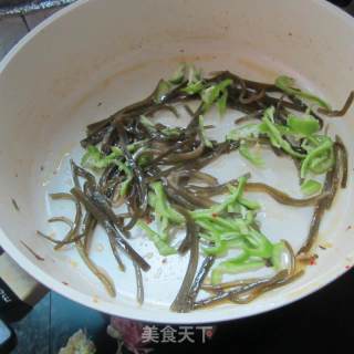 洋葱海带丝的做法步骤：2