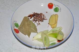 番茄土豆炖牛肉的做法步骤：1