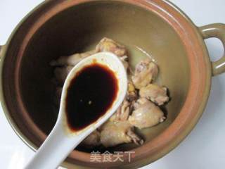豆酱焖鸡的做法步骤：3