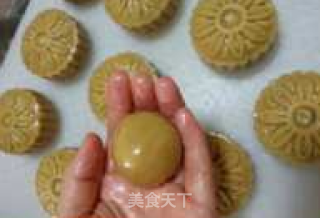 传统五仁月饼的做法步骤：12
