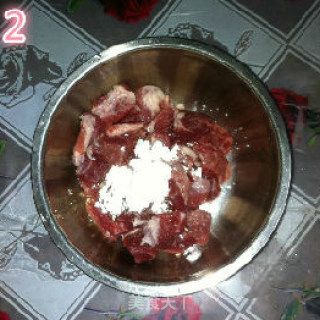 栗子焖肉的做法步骤：2