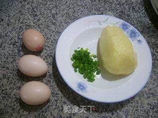 鸡蛋炒土豆的做法步骤：1