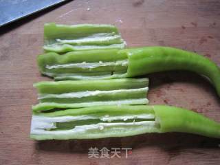 尖椒炒鸡蛋的做法步骤：2