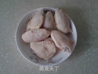 咖喱鸡翅的做法步骤：1